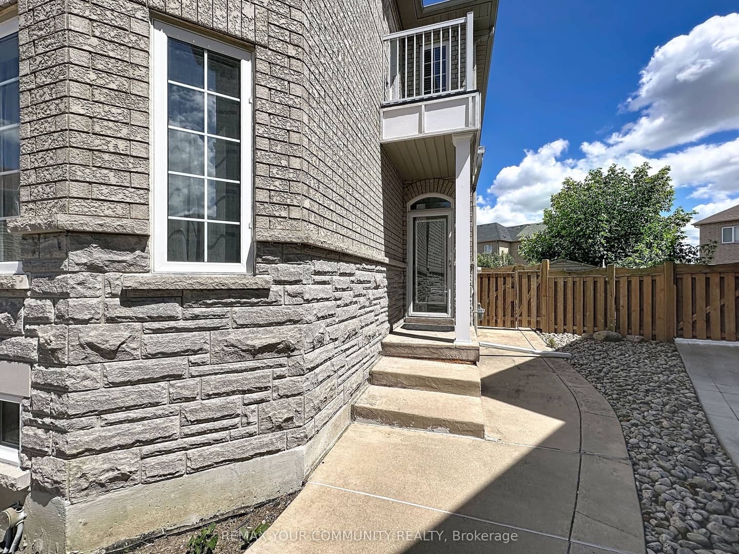 15 Bellefontaine Court, Vaughan, ON L6A 4A7