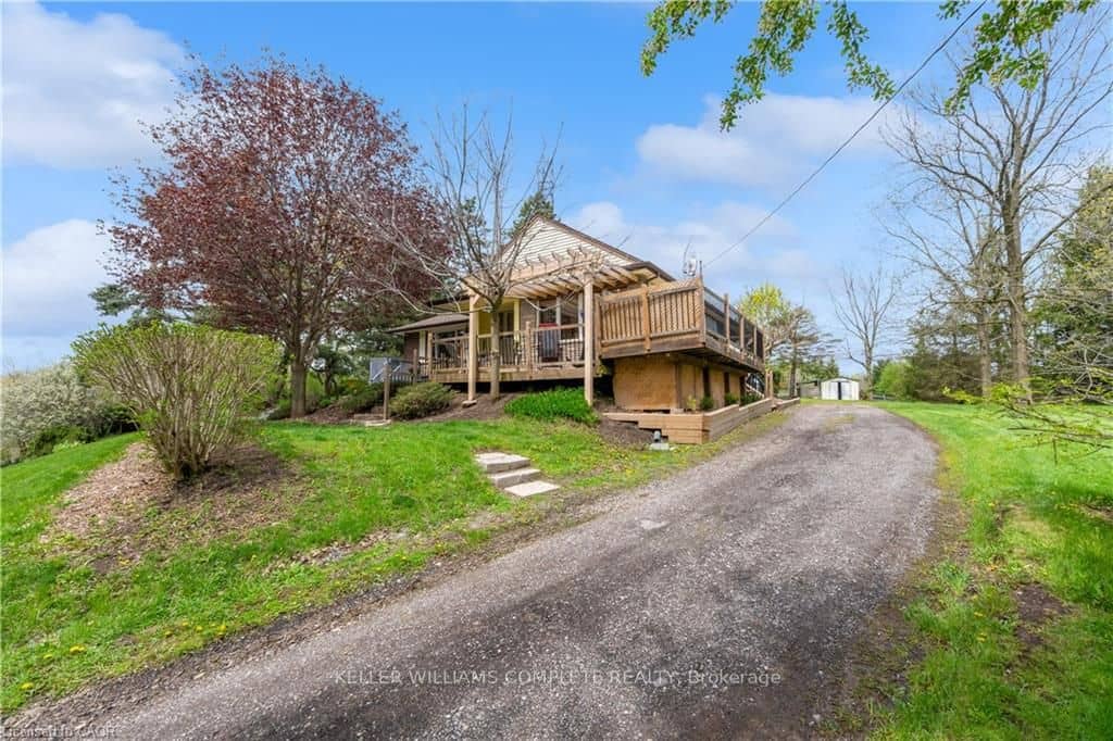 569 CRANE Court, Burlington, ON L7P 4Y8