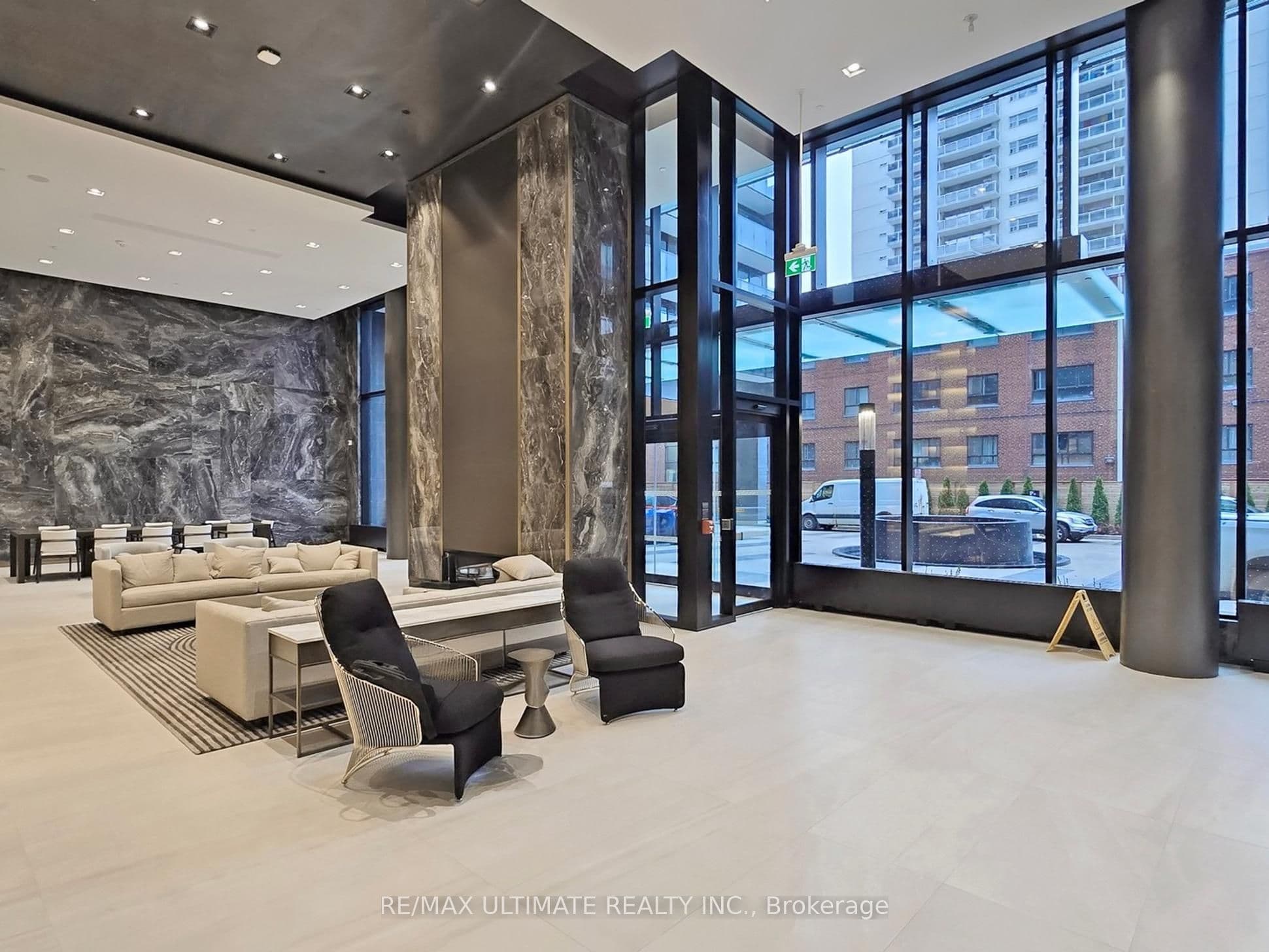 117 Broadway Avenue 207, Toronto, ON M4P 1V3