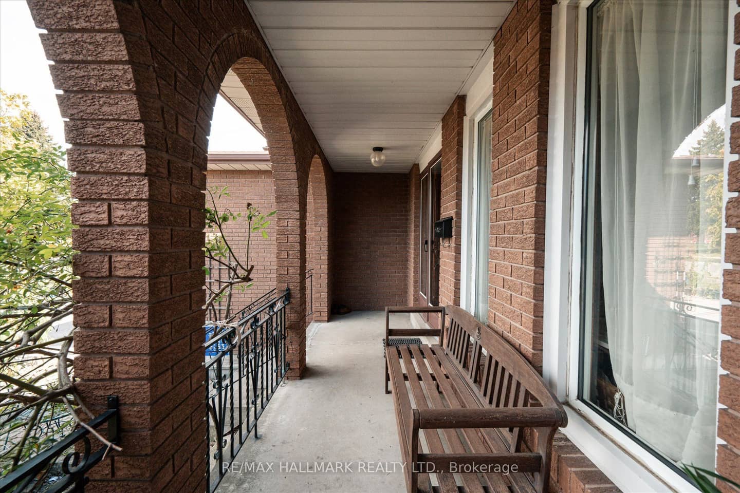 16 Ascolda Boulevard, Toronto, ON M1J 2N7