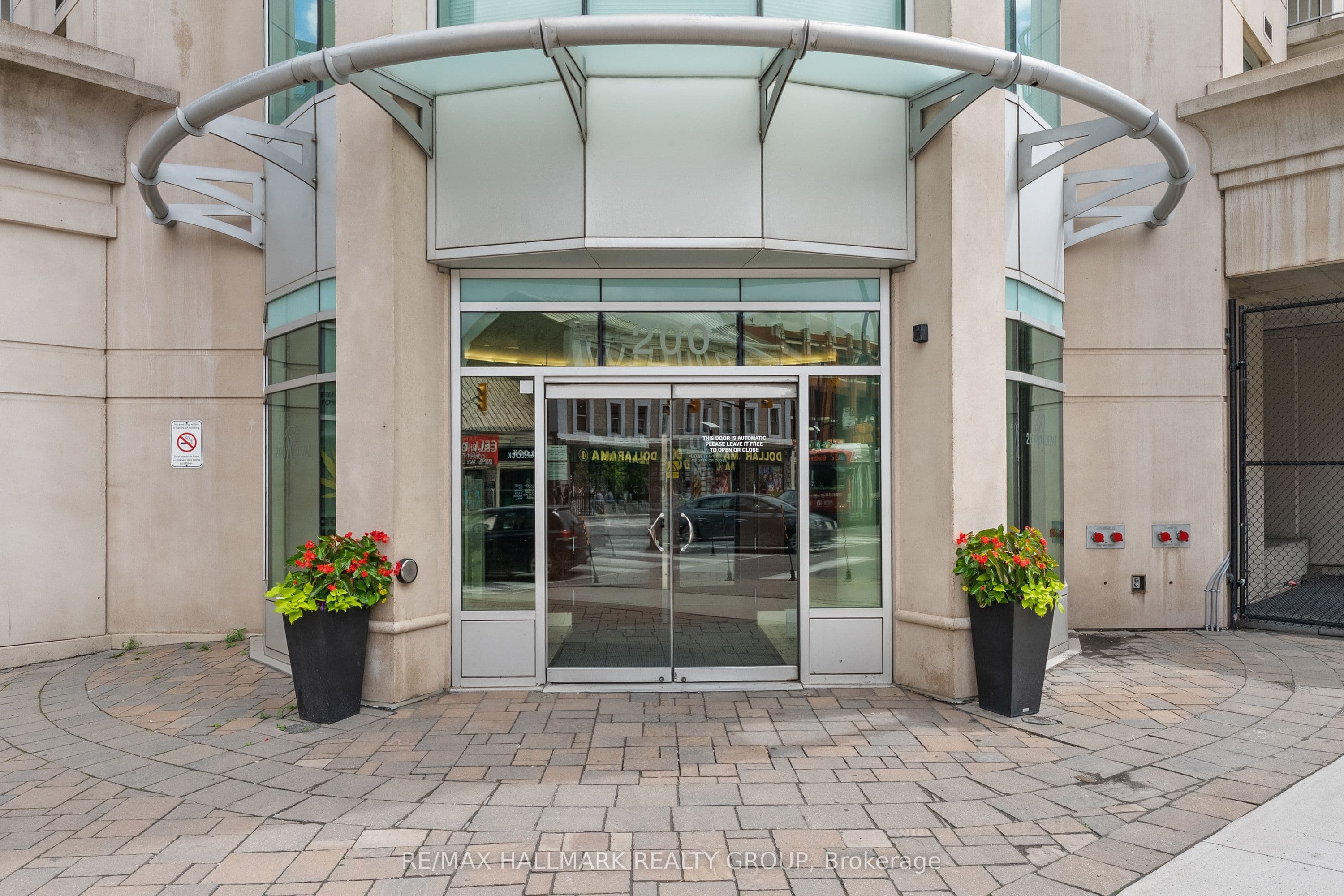 200 Rideau Street 1702, Lower Town - Sandy Hill, ON K1N 5Y1