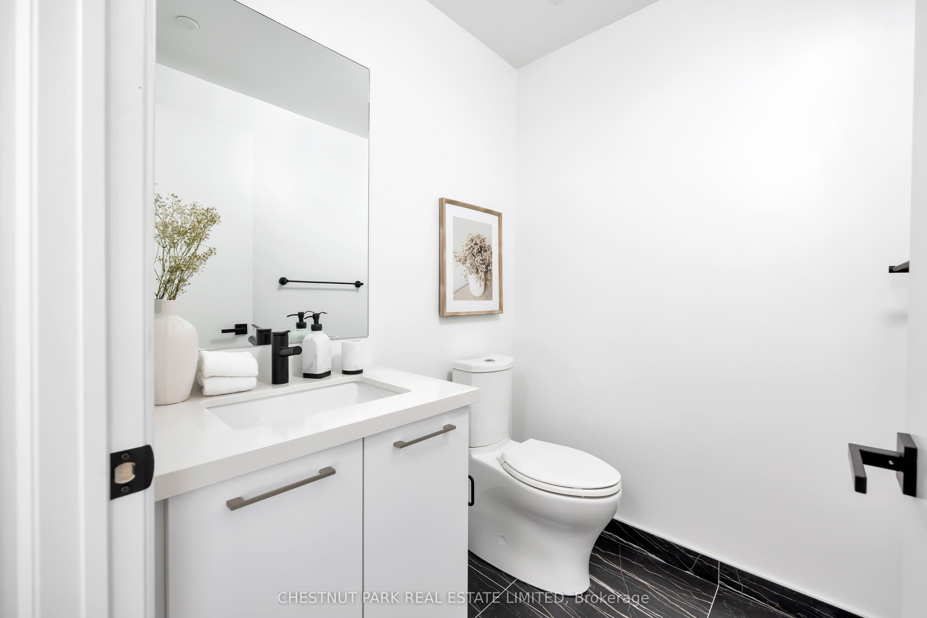 33 Frederick Todd Way 1110, Toronto, ON M4G 0C9