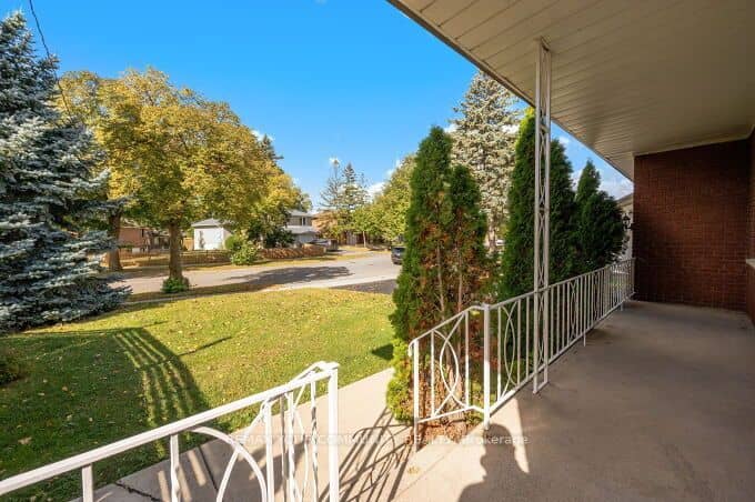 3 Indianola Drive, Toronto, ON M9C 3P1