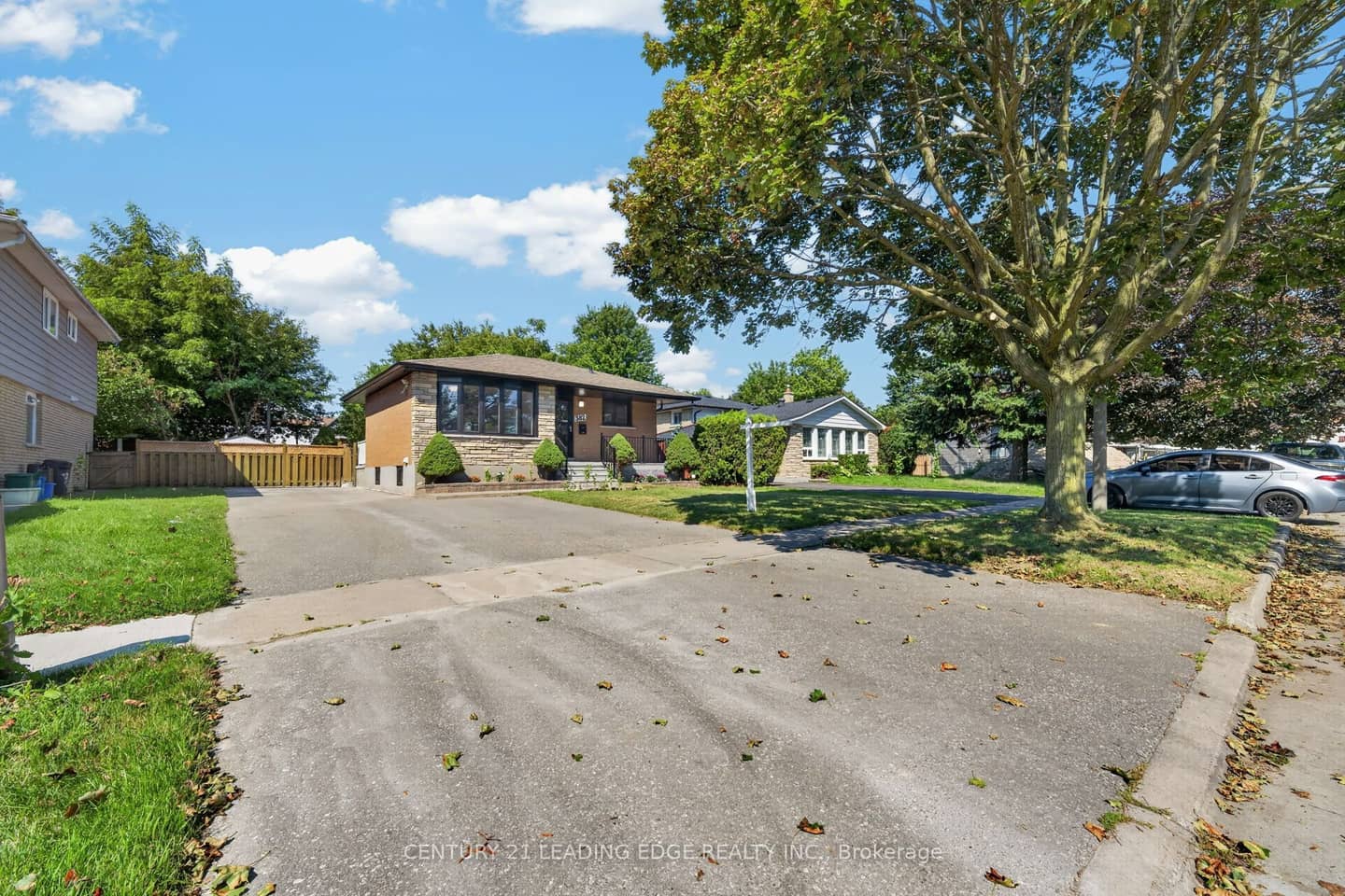 382 Fairlawn Street, Oshawa, ON L1J 4R3