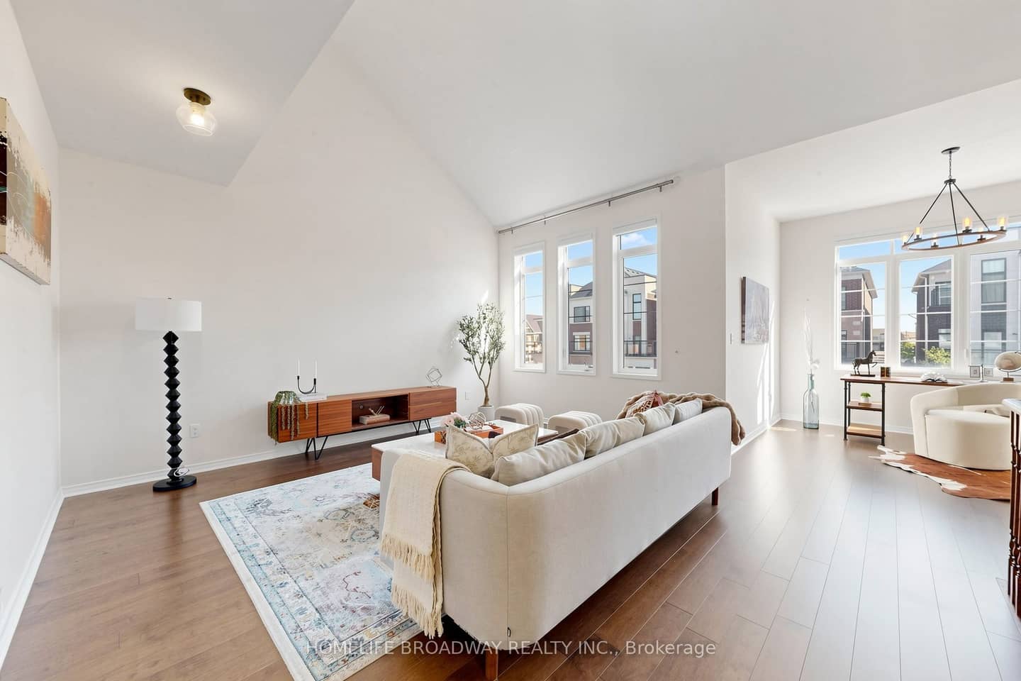 112 Ness Drive, Richmond Hill, ON L4S 0K7