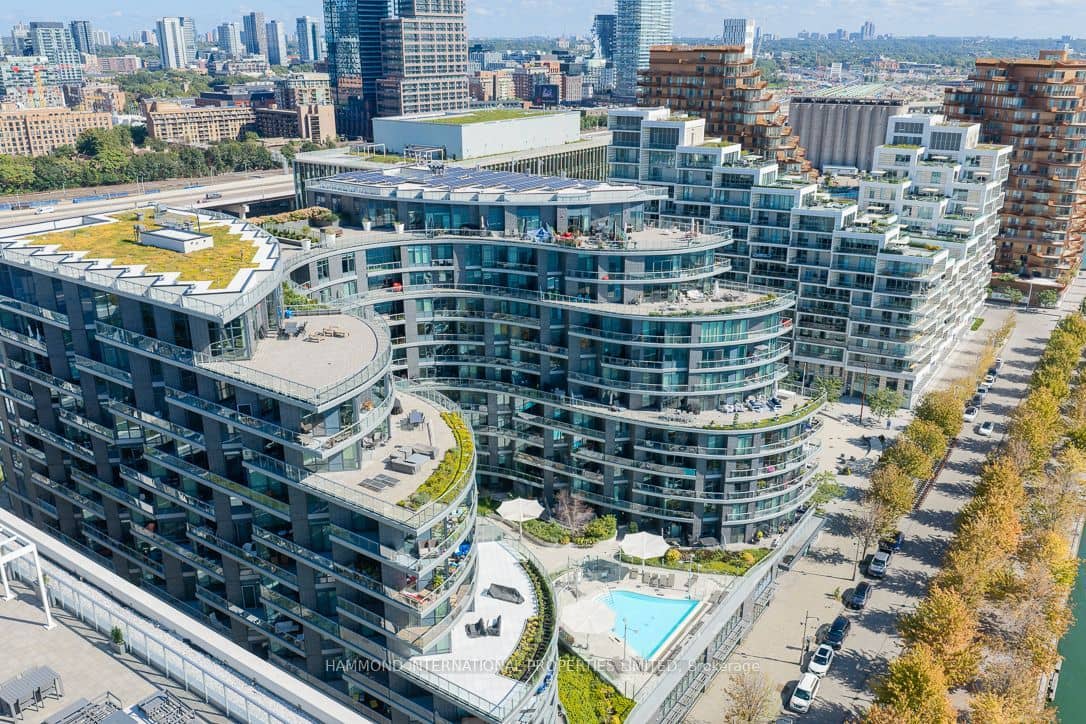 1 Edgewater Drive Sph10, Toronto, ON M5A 0L1