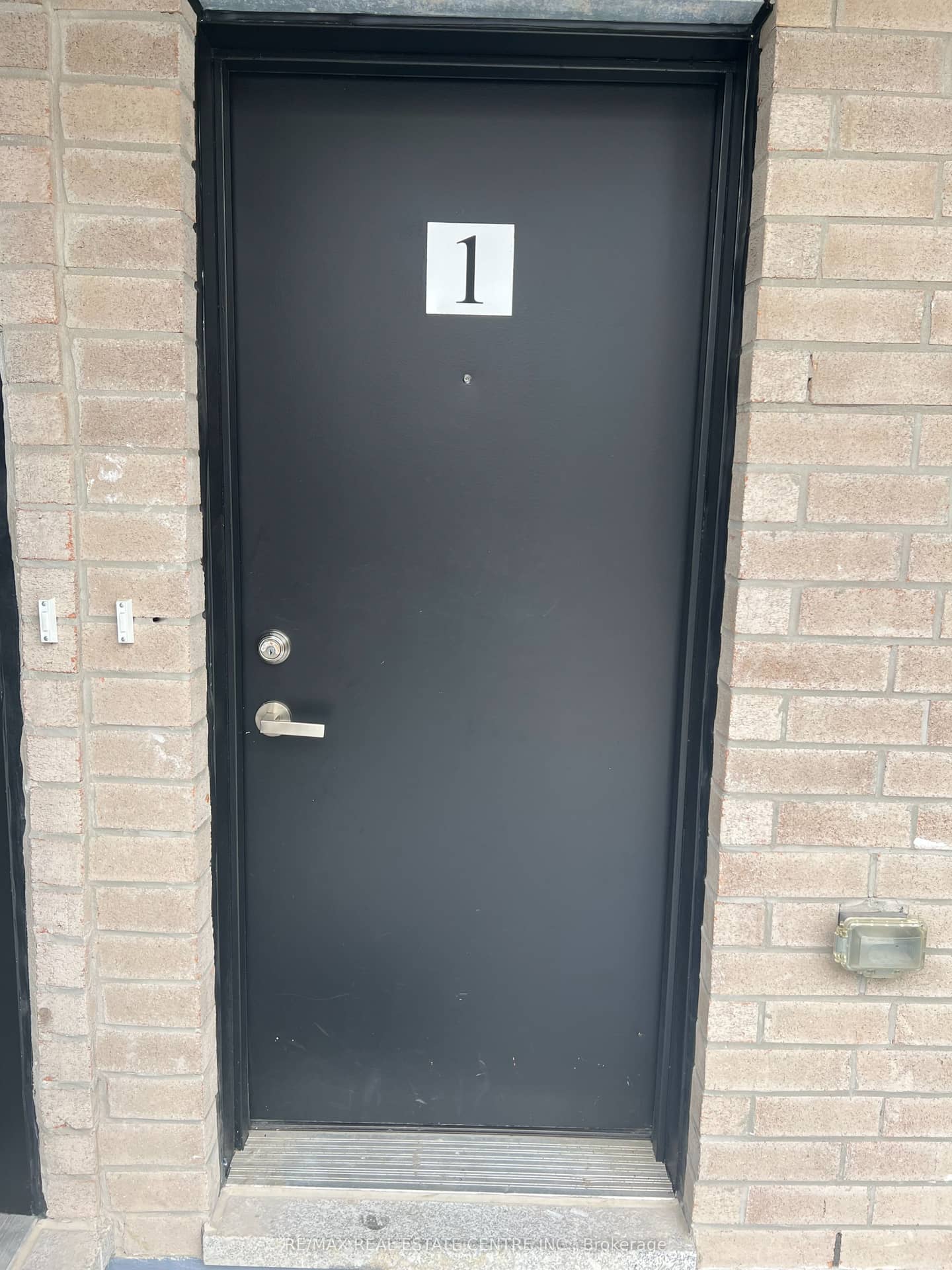 3421 Ridgeway Drive 1, Mississauga, ON L5L 0B9