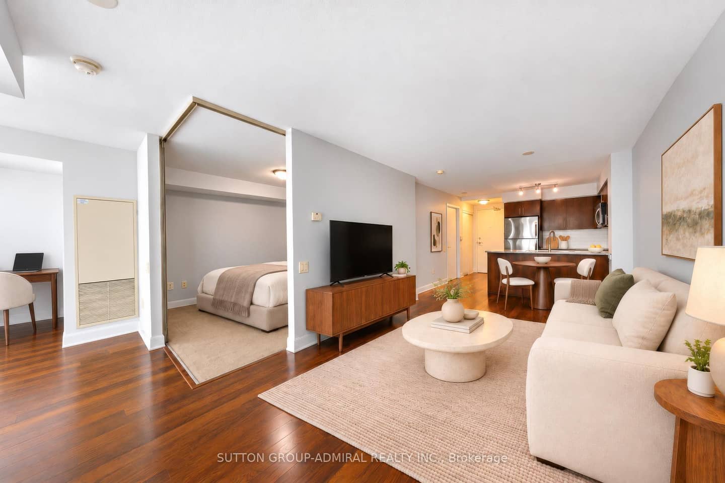 2191 Yonge Street 3210, Toronto, ON M4S 3H8