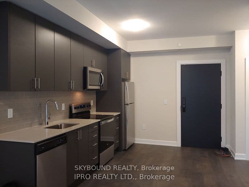 3200 William Coltson Avenue # 303, Oakville, ON L6H 7W6