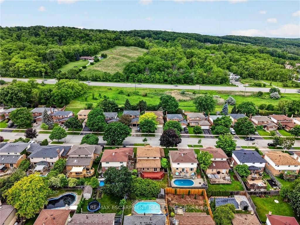 2450 Overton Drive N, Burlington, ON L7P 4B5
