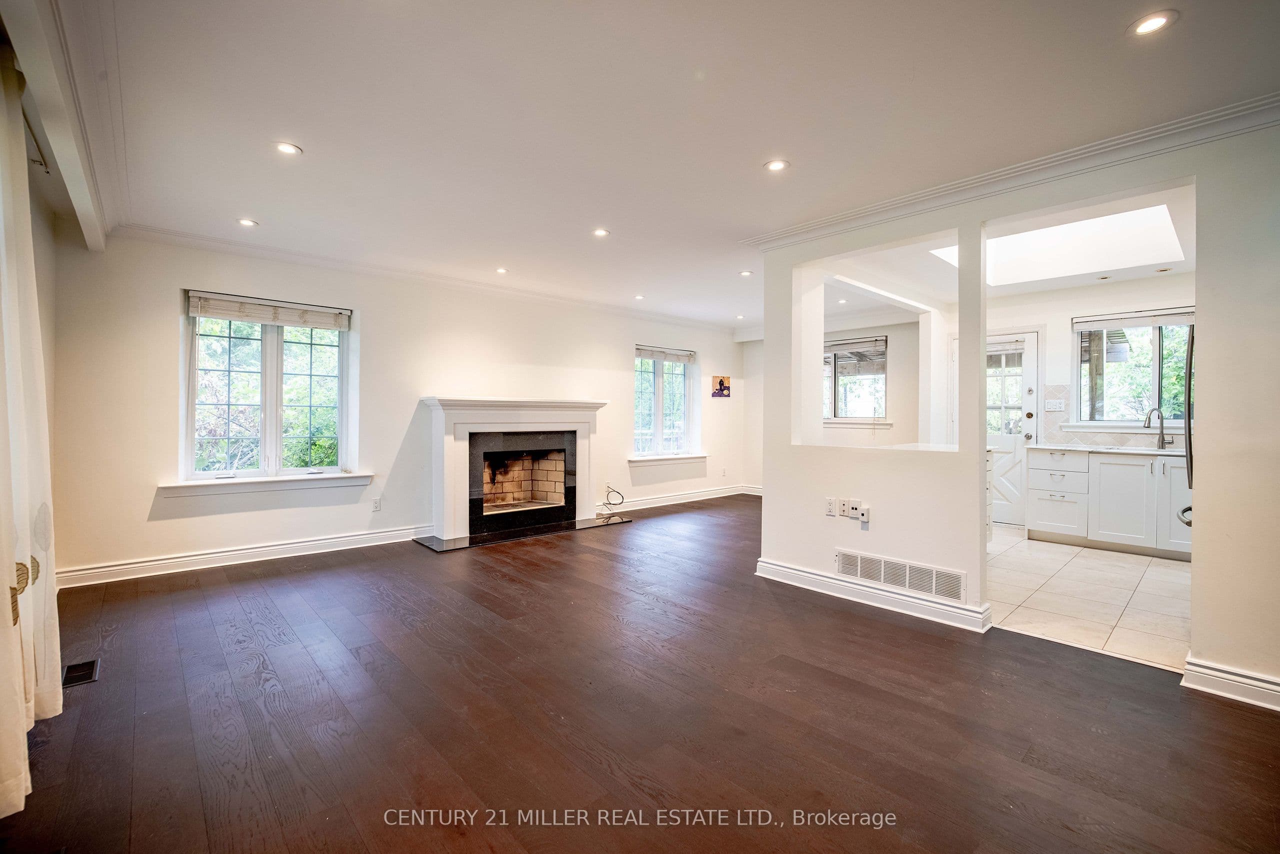 2039 Wakely Street, Oakville, ON L6L 2K3