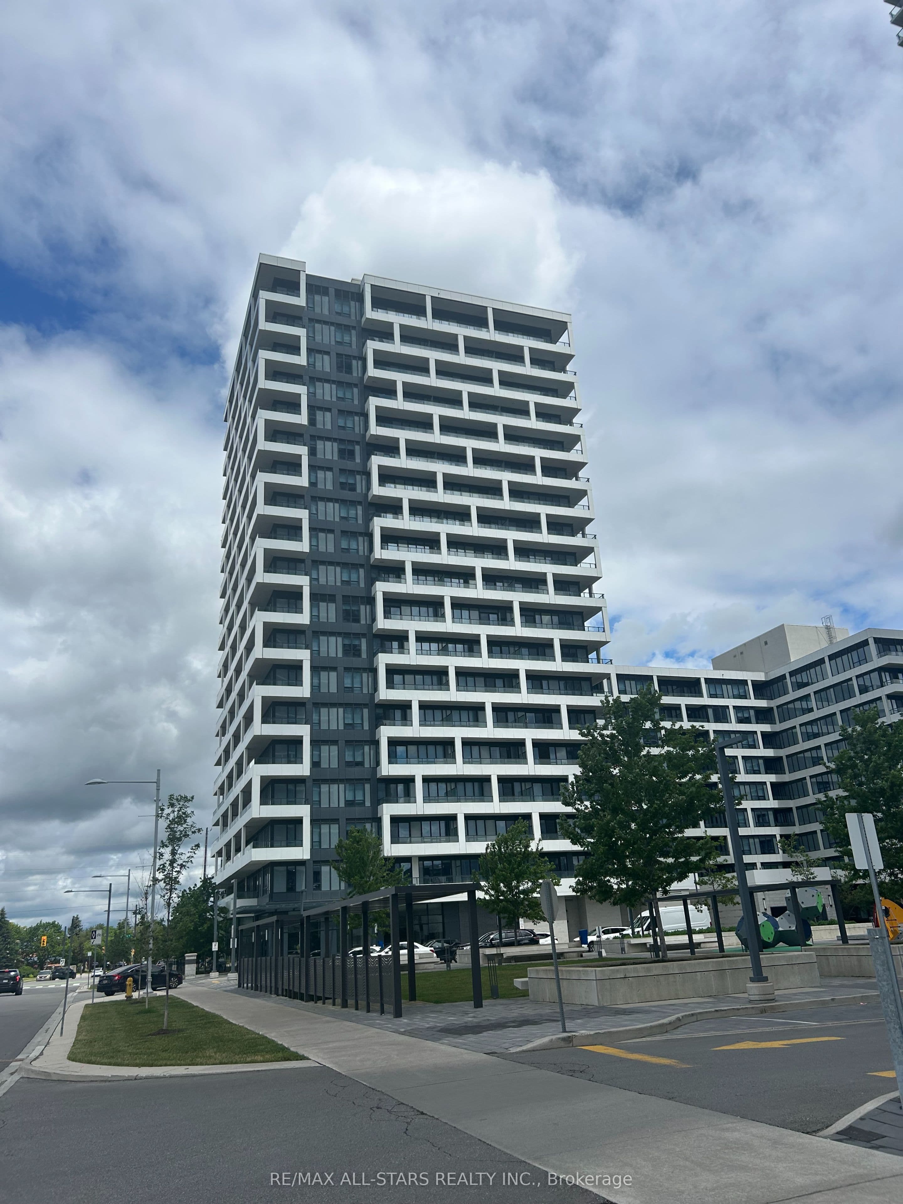 38 Water Walk Drive 809, Markham, ON L3R 6M8