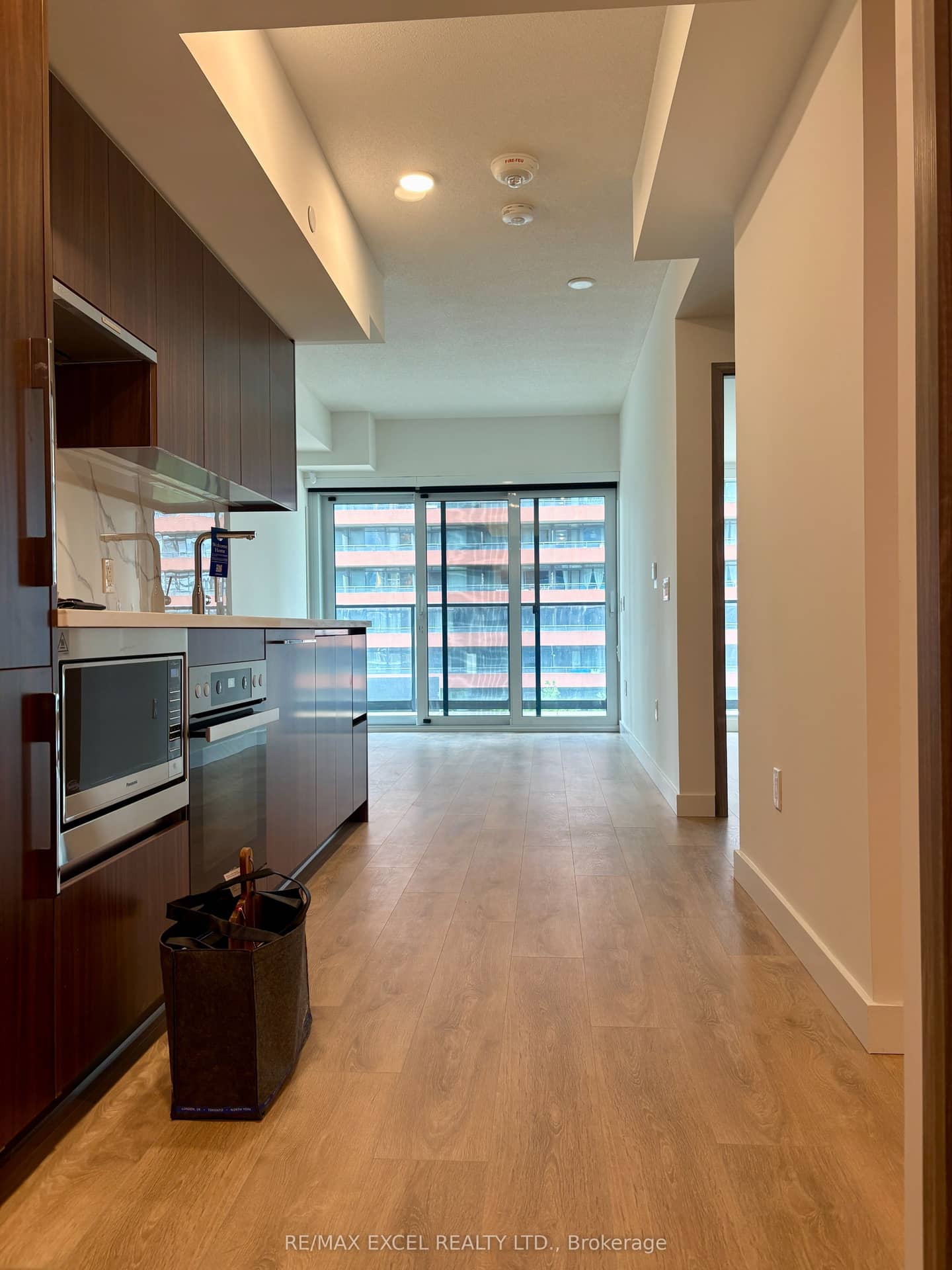 3 Concord Cityplace Way 627, Toronto, ON M5V 0X4