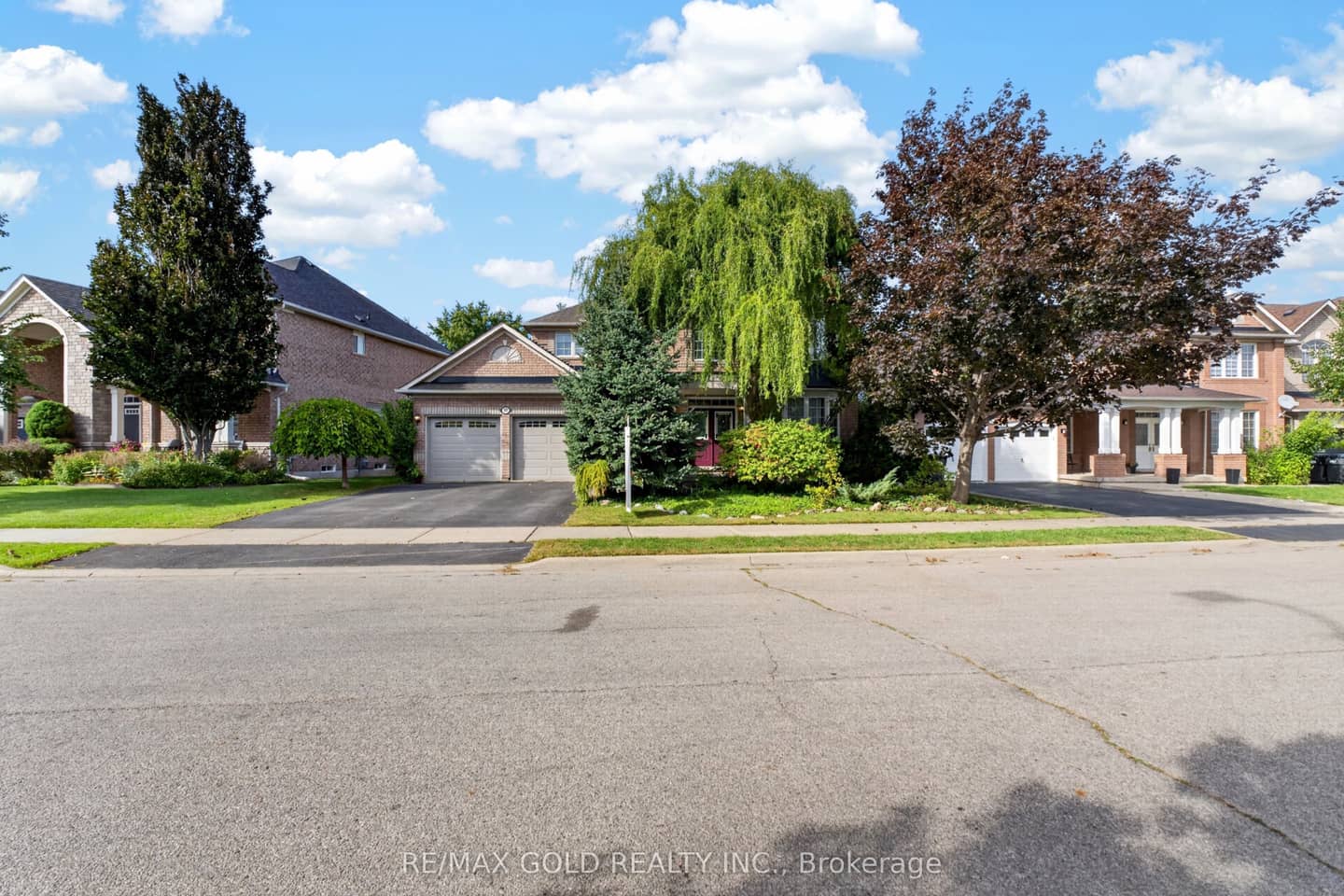 40 Maldives Crescent, Brampton, ON L6P 1L3
