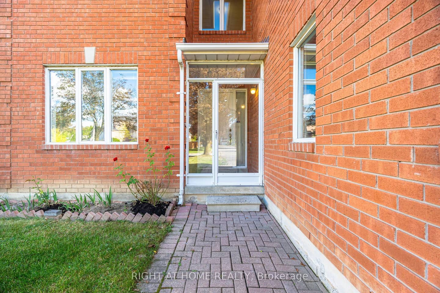 11 Lynda Mcneil Place, Markham, ON L3S 3E4