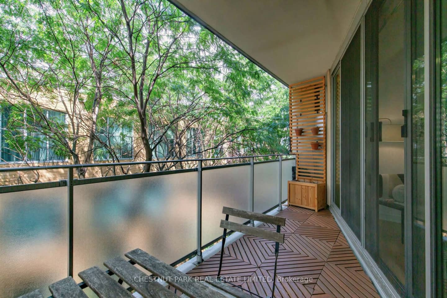 160 Baldwin Street 409, Toronto, ON M5T 3K7