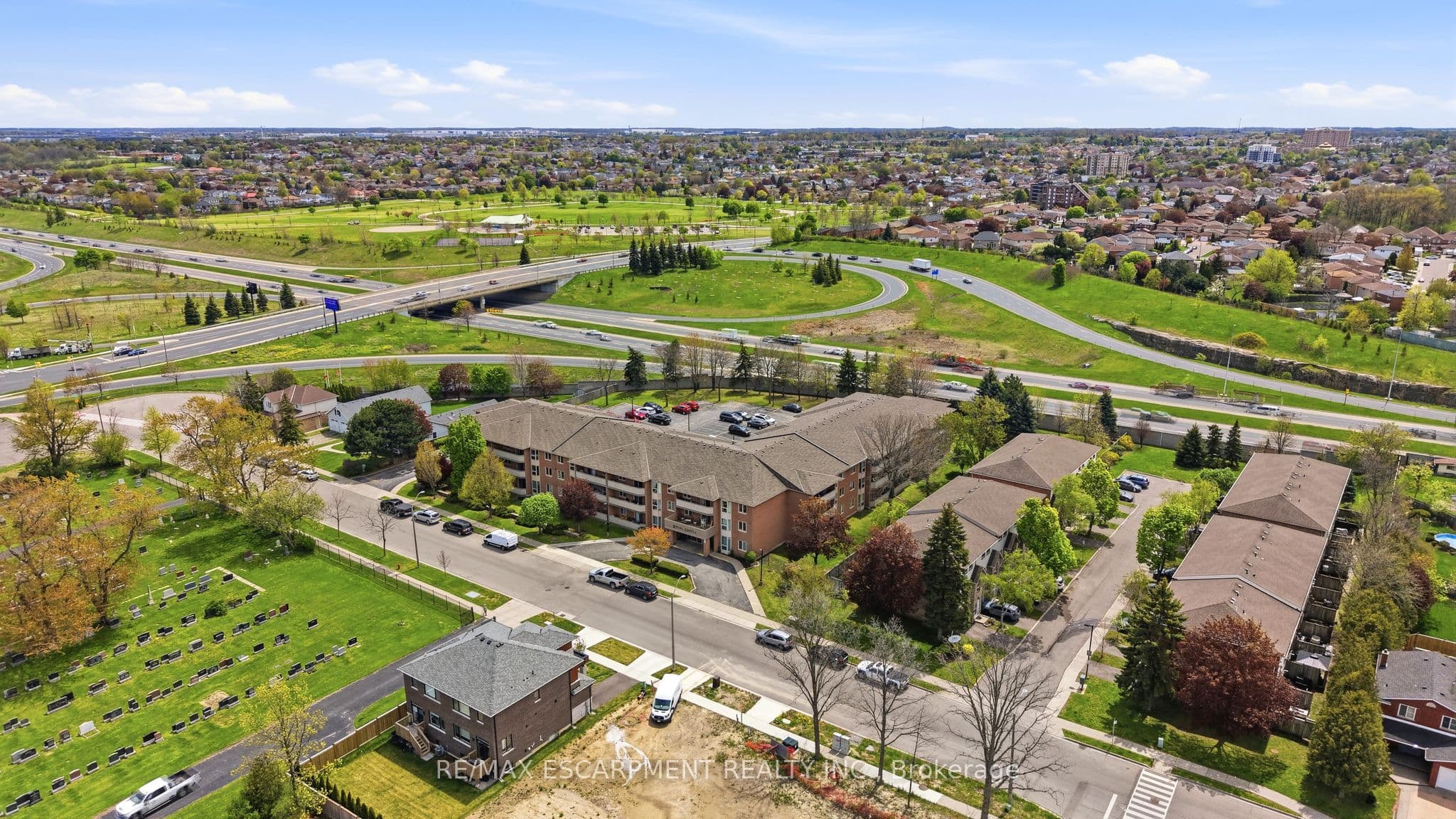 416 Limeridge Road E 303, Hamilton, ON L9A 2S7