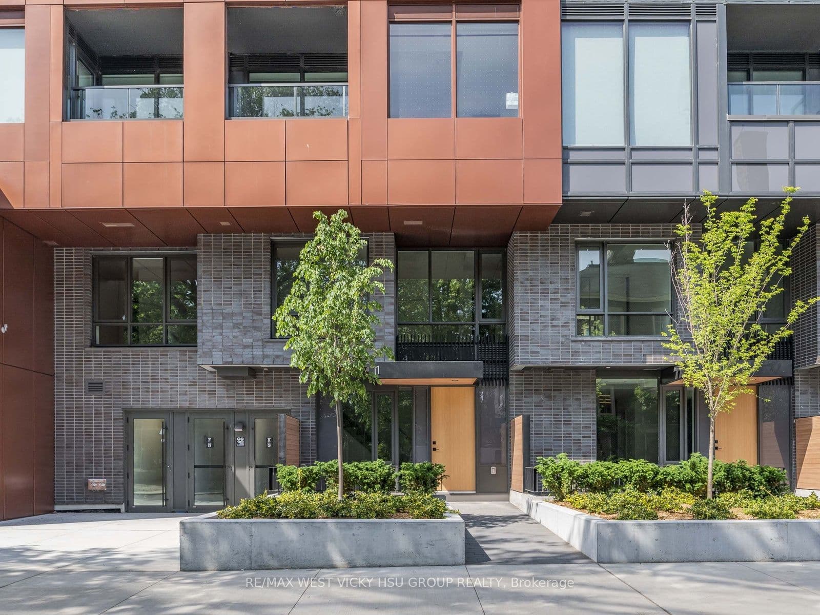 28 Eastern Avenue TH105 #6, Toronto, ON M5A 0Y2