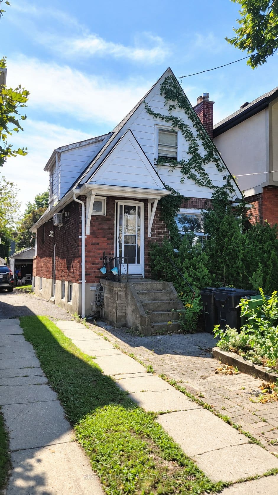37 Deforest Road, Toronto, ON M6S 1J1