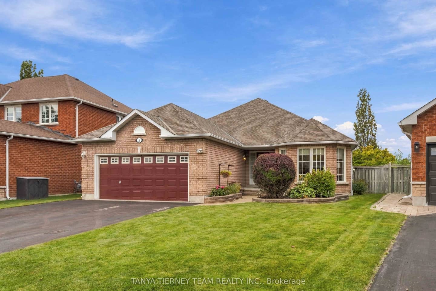 5 Padfield Drive, Clarington, ON L1C 5E4