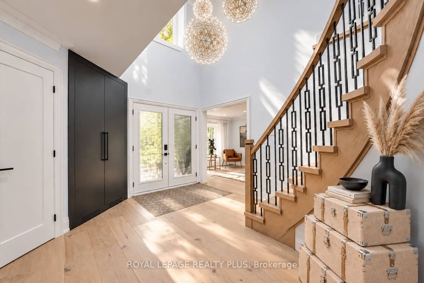 4344 Dallas Court, Mississauga, ON L4W 4G7