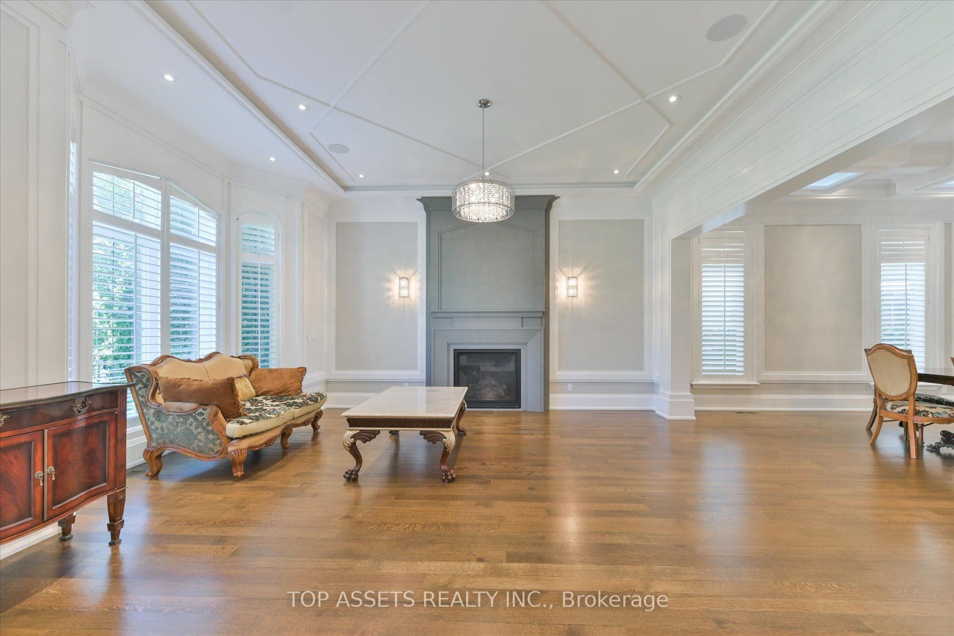 15 Westwood Lane, Richmond Hill, ON L4C 6X4