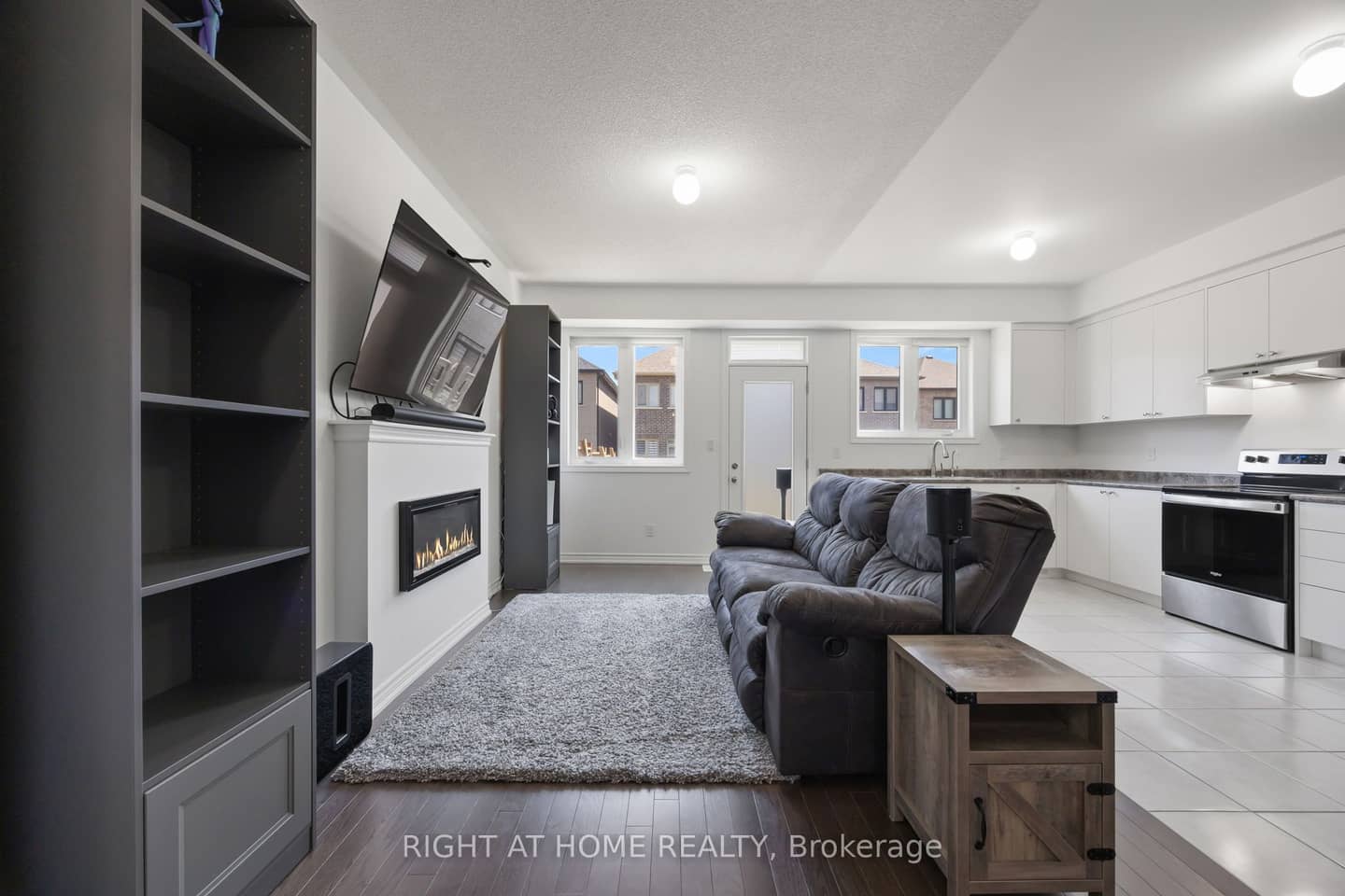51 Peter Hogg Court, Whitby, ON L1P 0N2