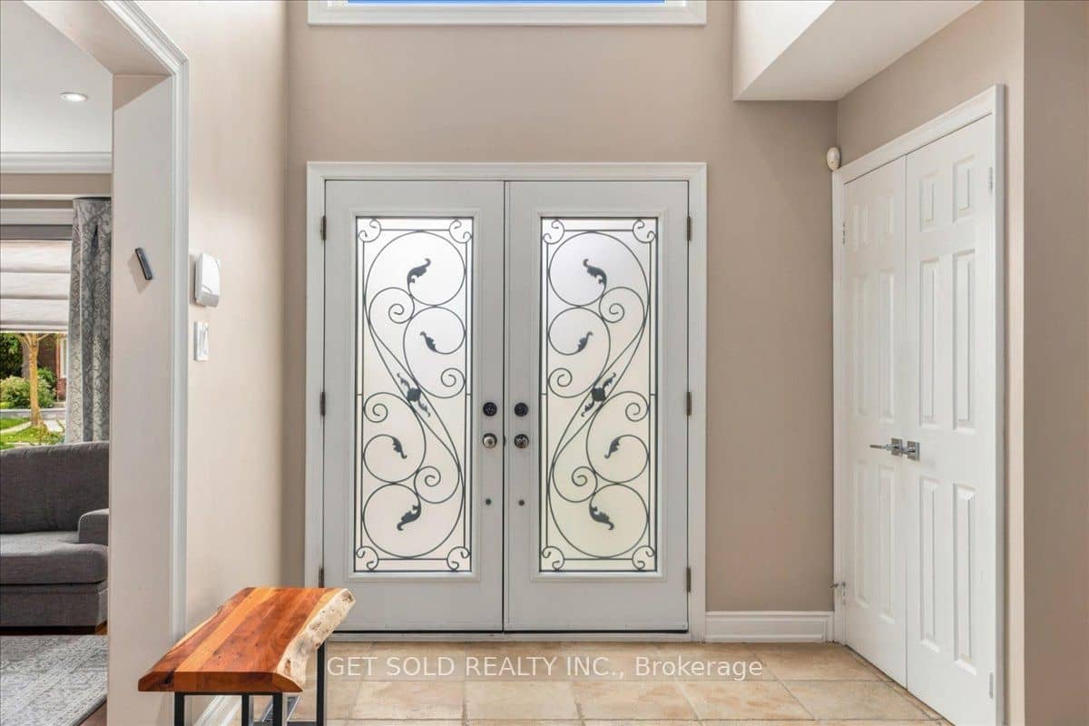 10 Coldwater Court, Vaughan, ON L4J 7S4