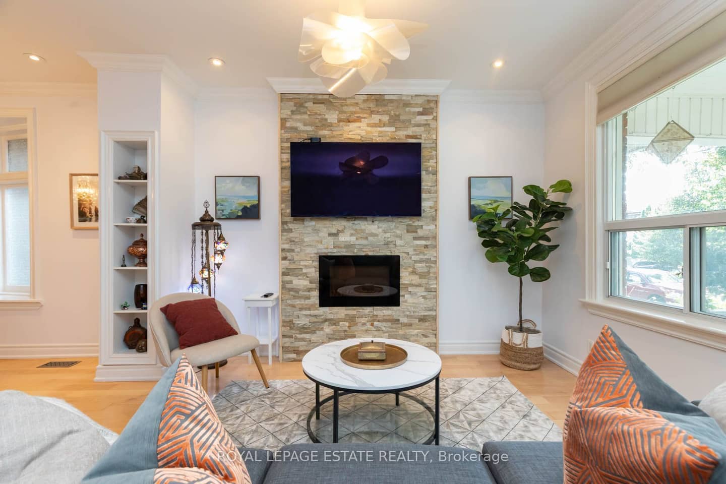 48 Bloomfield Avenue, Toronto, ON M4L 2G3