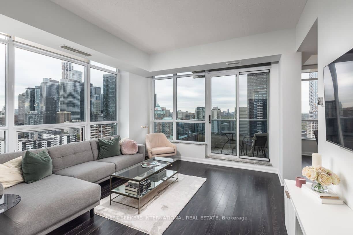 500 Sherbourne Street 2210, Toronto, ON M4X 1L1