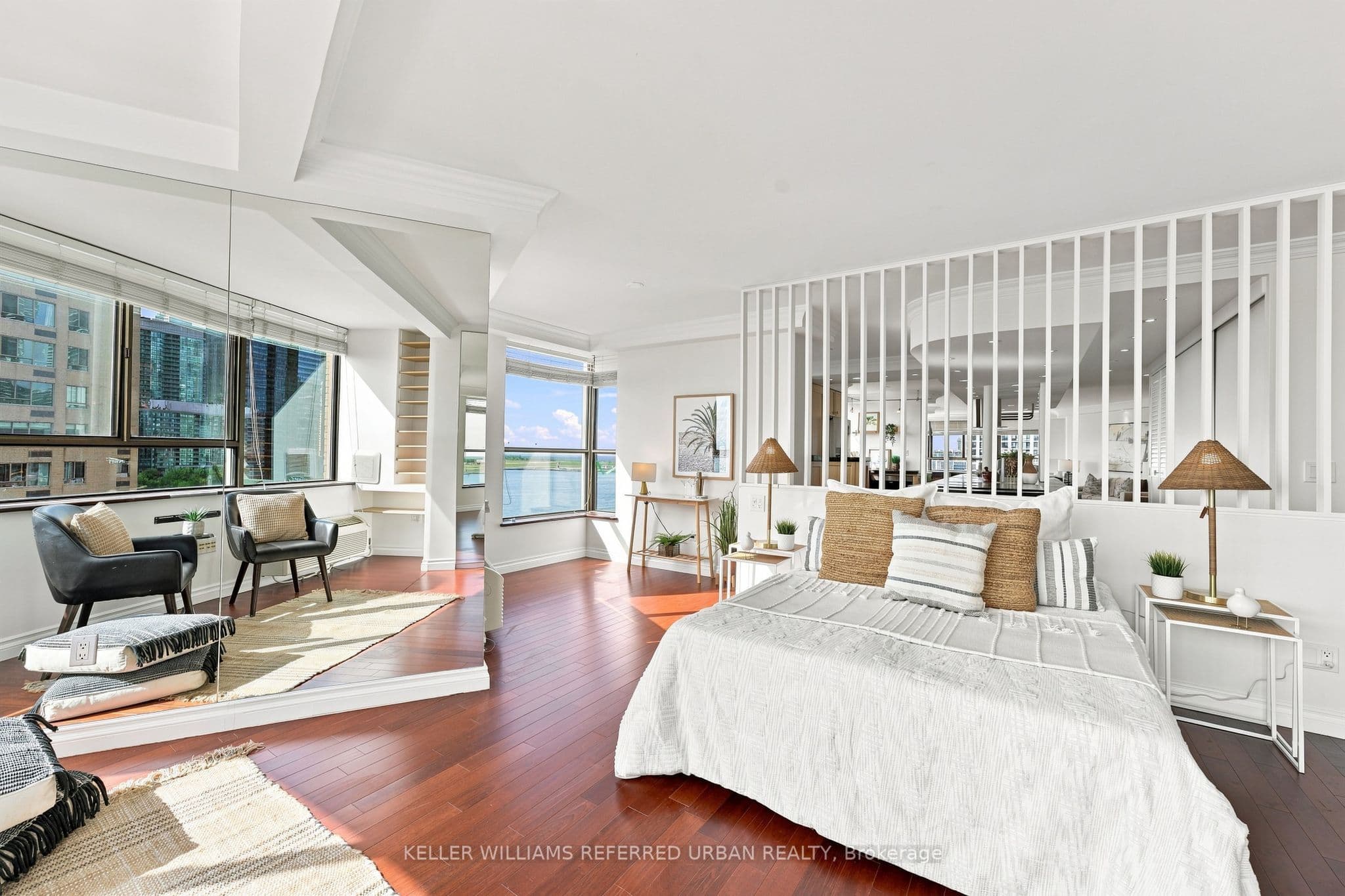 270 Queens Quay W 1201/02, Toronto, ON M5J 2N4