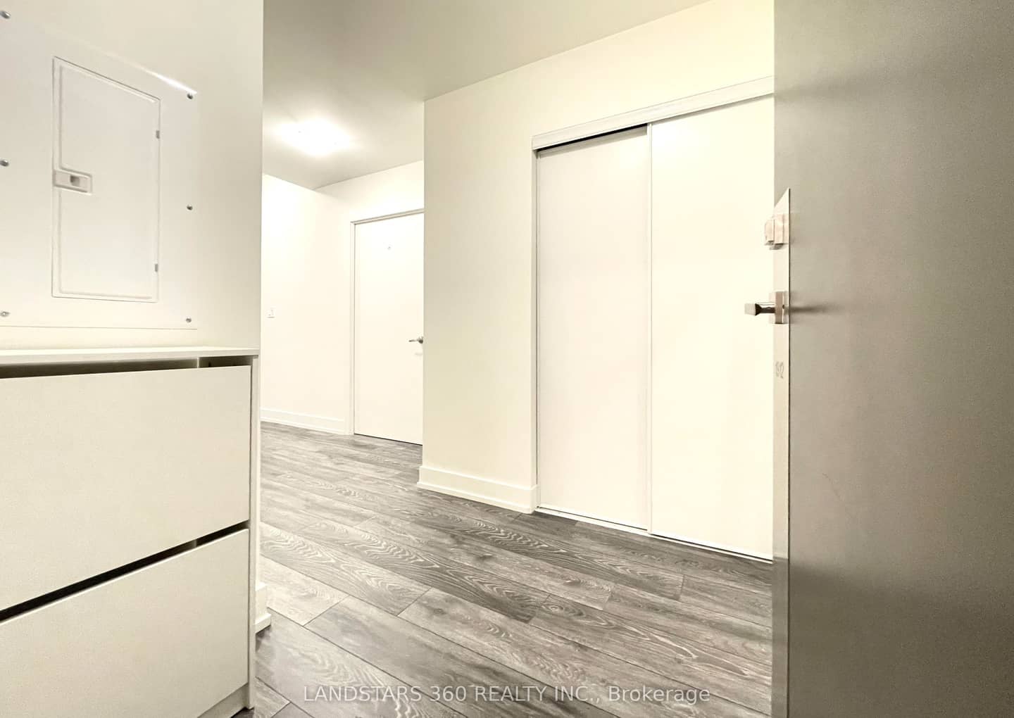 180 Fairview Mall Drive 1912, Toronto, ON M2J 0G4