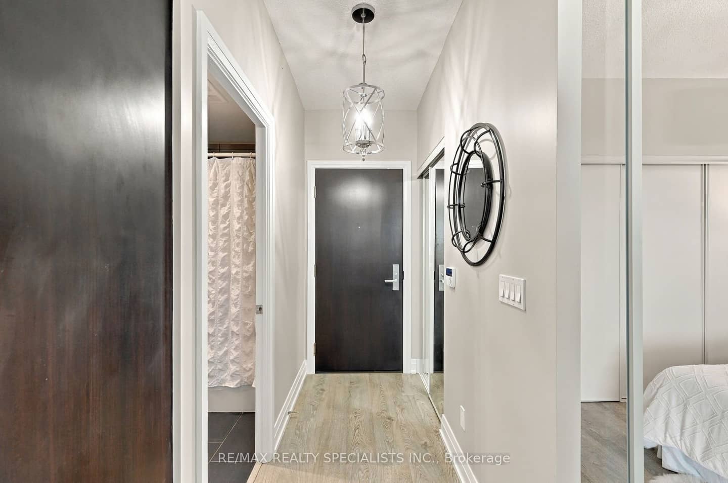 65 Speers Road 313, Oakville, ON L6K 0J1