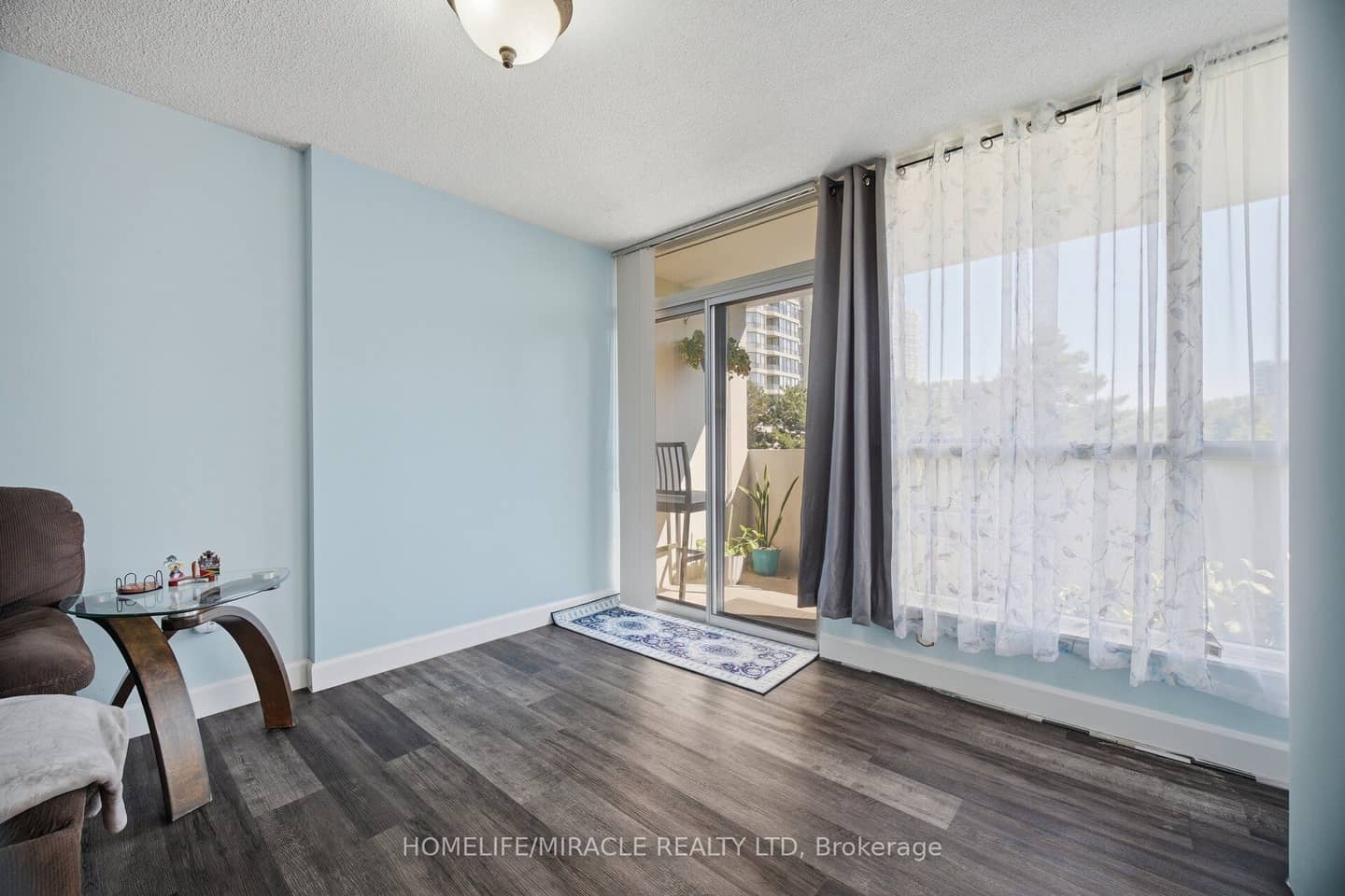 1 Rowntree Road 206, Toronto, ON M9V 5G7