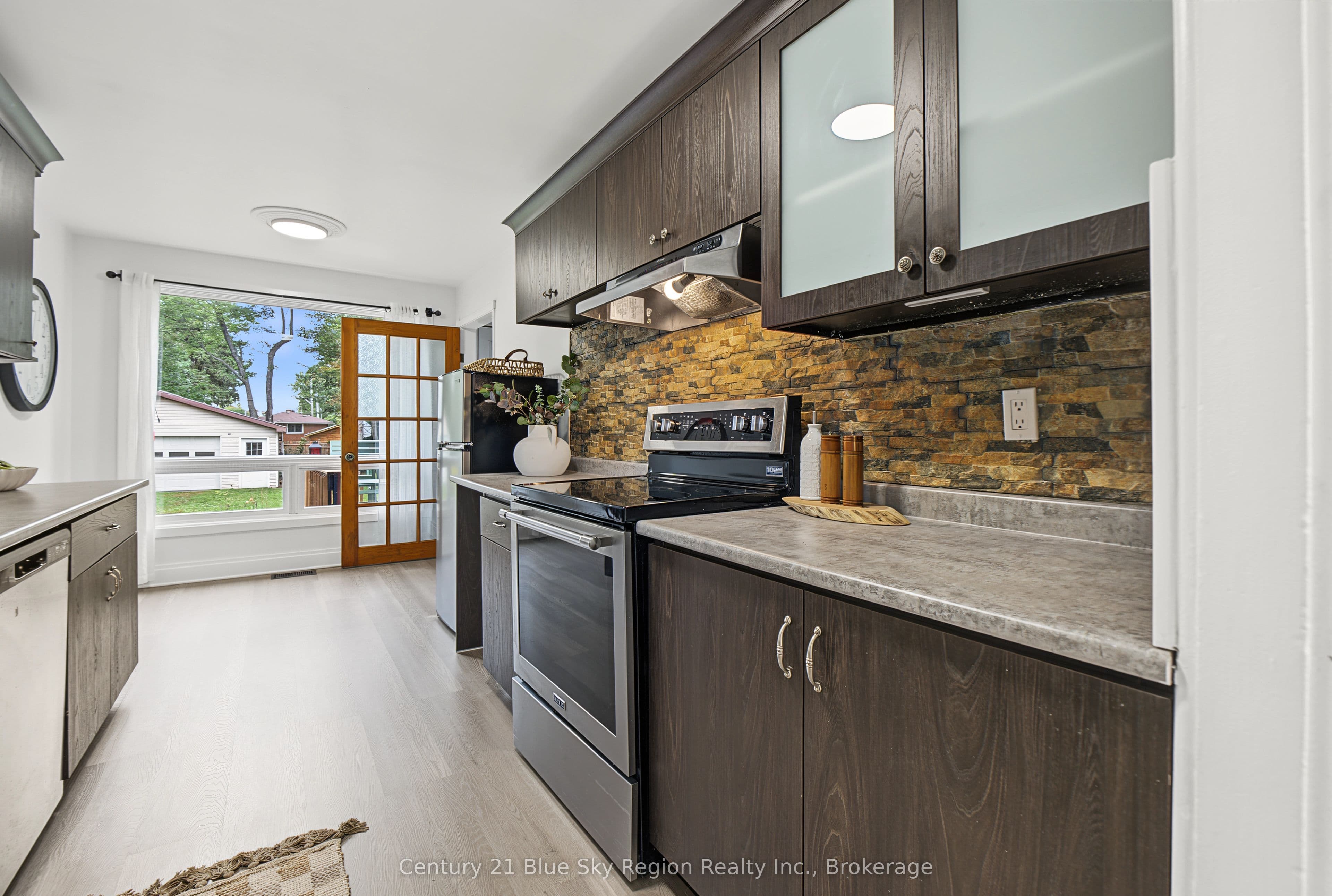 23 MARTIN Street, North Bay, ON P1A 1K8