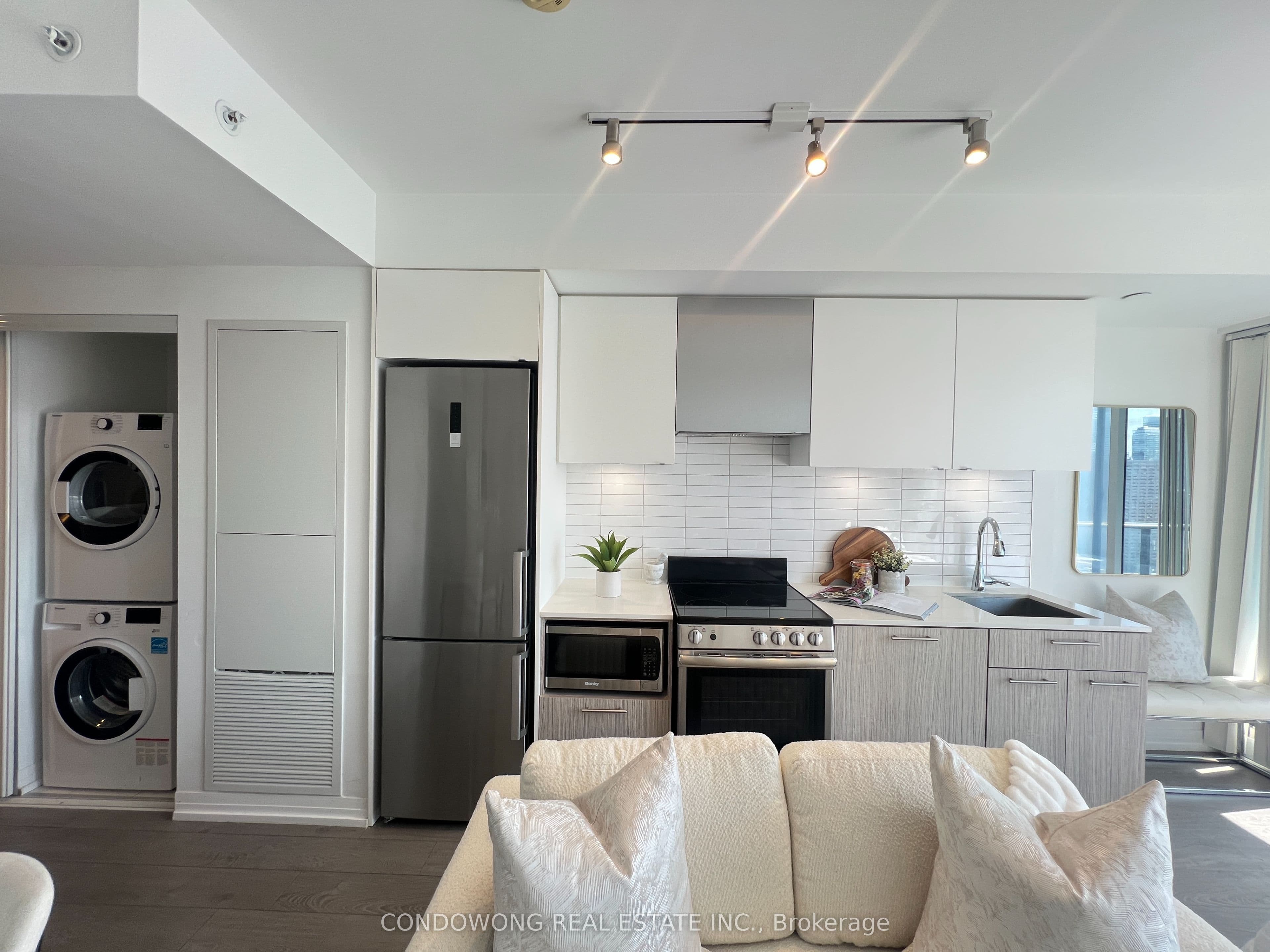 251 Jarvis Street 3007, Toronto, ON M5B 0C3