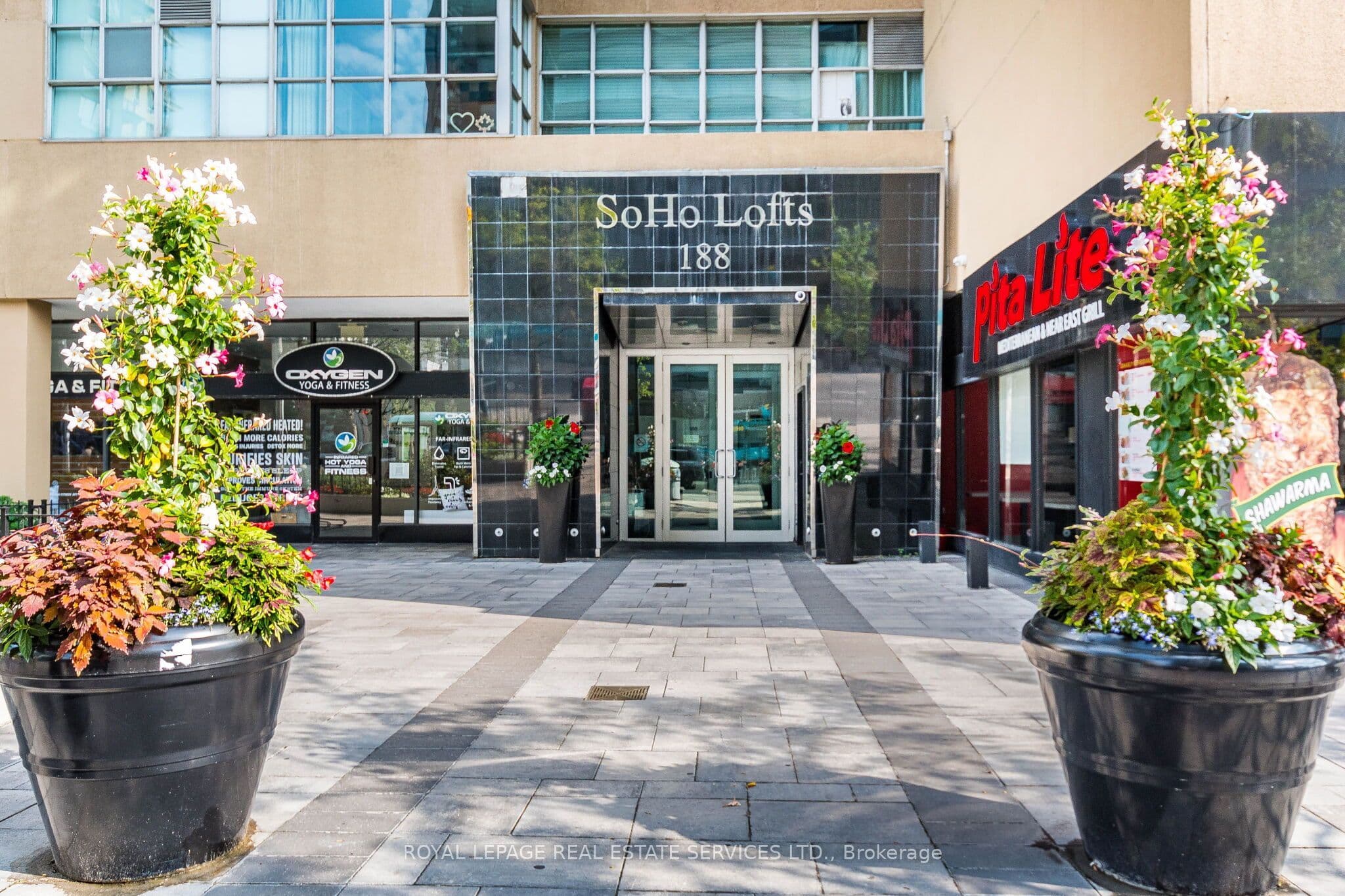 188 Eglinton Avenue E 508, Toronto, ON M4P 2X7