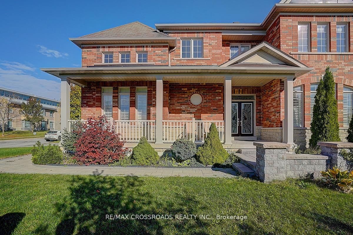 619 Fernbank Road, Newmarket, ON L3X 3E4