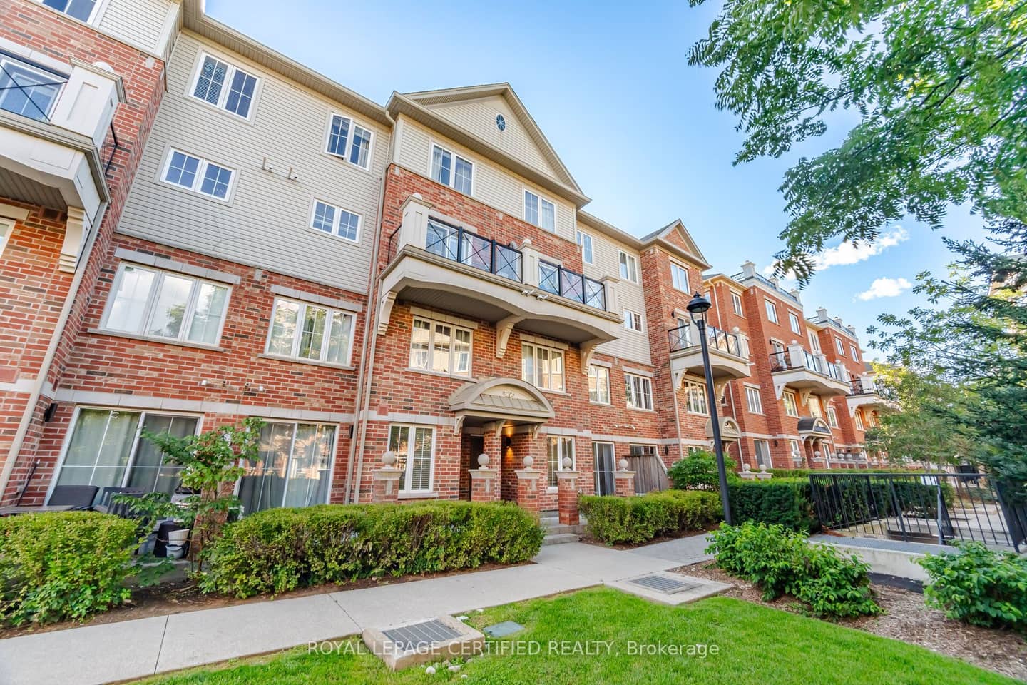 2551 Sixth Line 25, Oakville, ON L6H 0H7