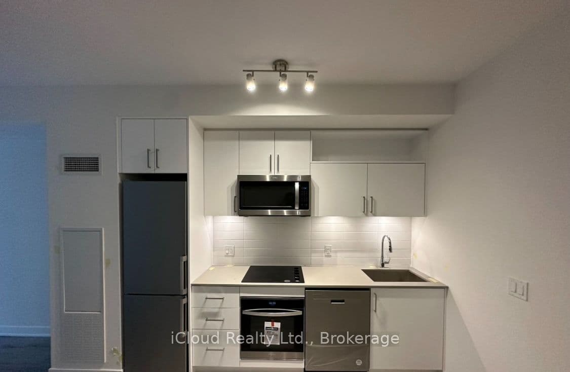 70 Princess Street 1429, Toronto, ON M5A 0X6