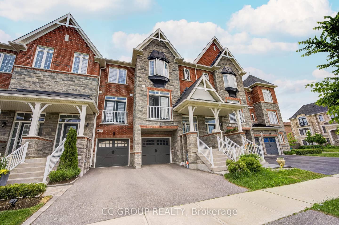 138 Farooq Boulevard S, Vaughan, ON L4H 4S1