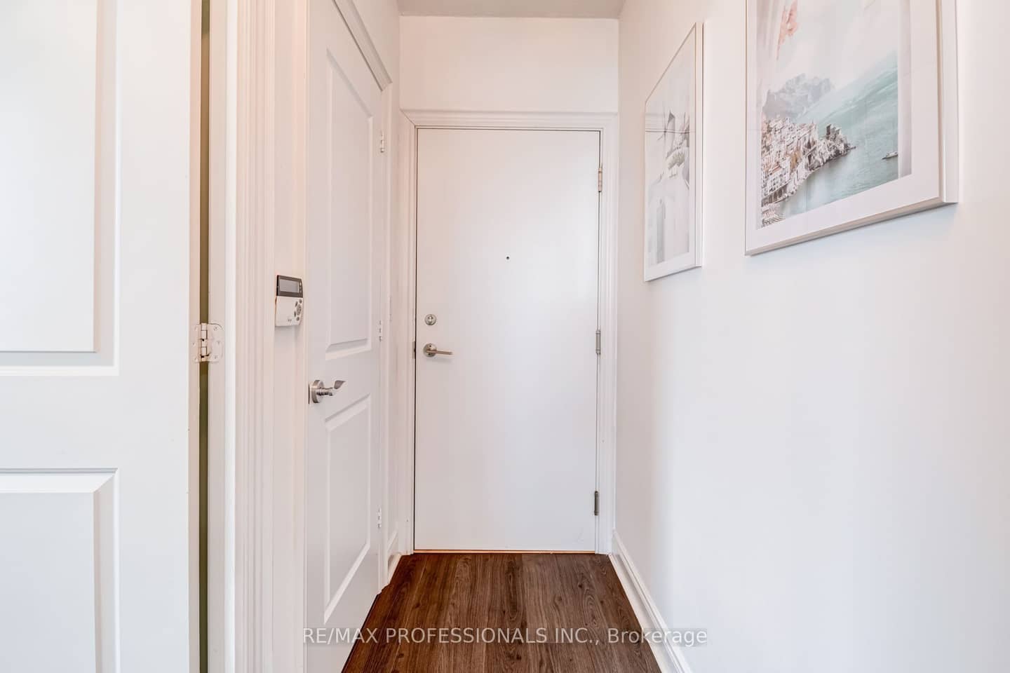 16 Brookers Lane 3701, Toronto, ON M8V 0A5