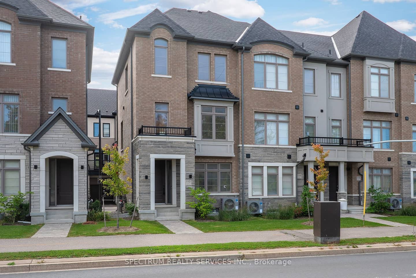 110 De La Roche Drive, Vaughan, ON L4H 5G4