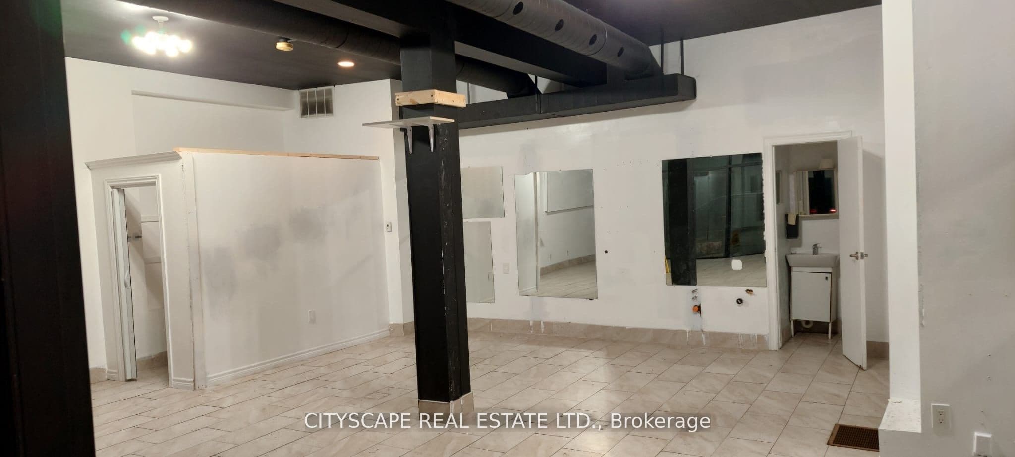 398 Concession Street 101, Hamilton, ON L9A 1B7