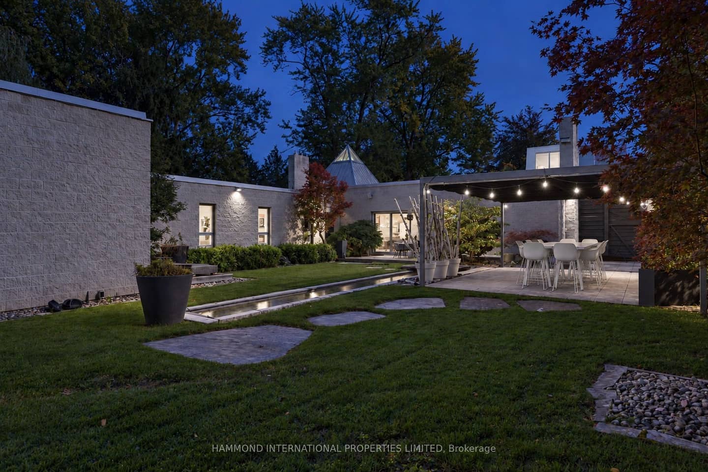 92 Westwood Lane, Richmond Hill, ON L4C 6Y2