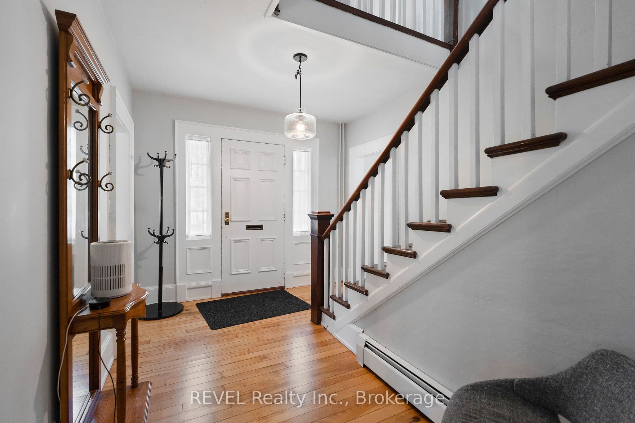 166 North Street N, Fort Erie, ON L2A 3R7