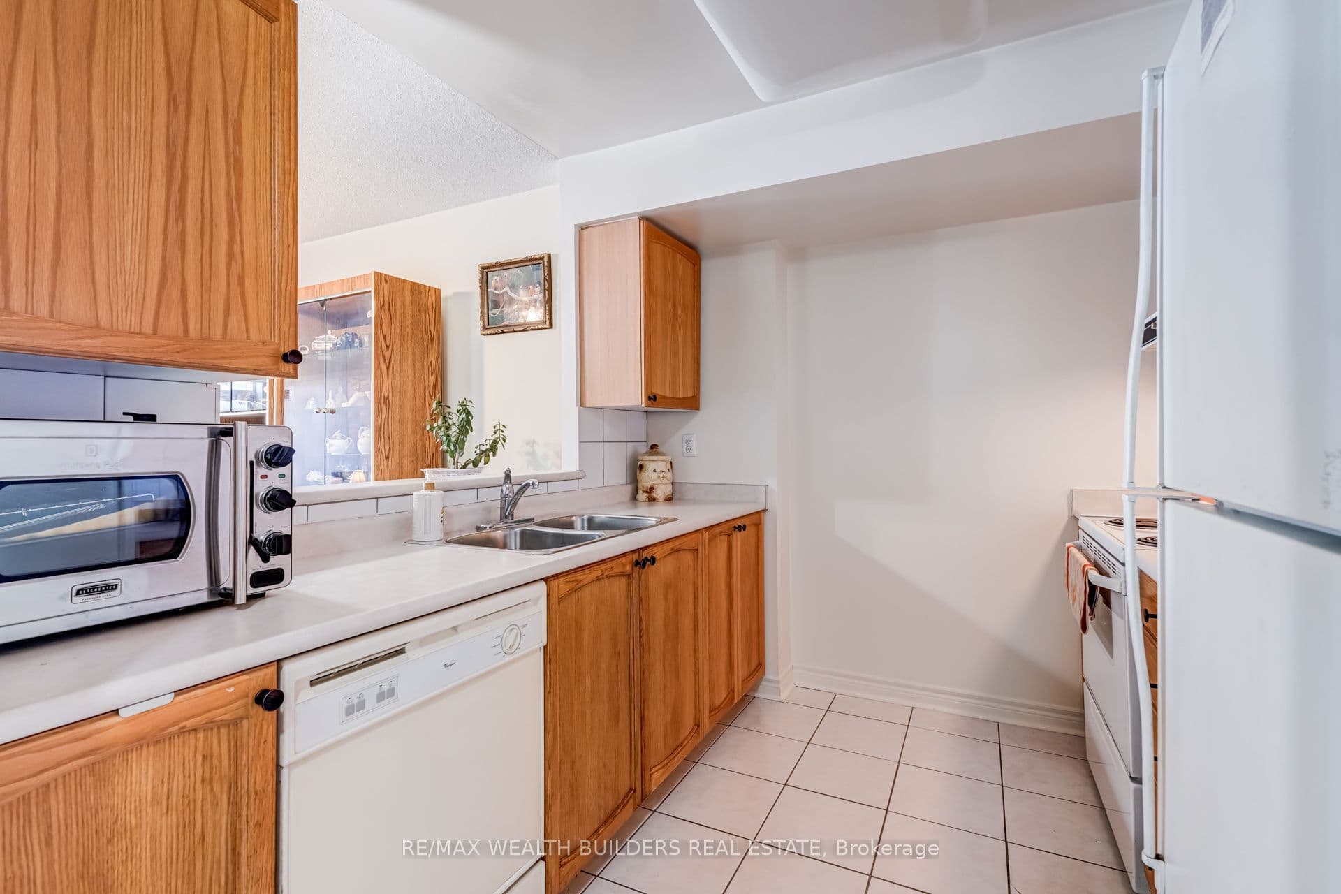 70 Mill Street SP09, Toronto, ON M5A 4R1