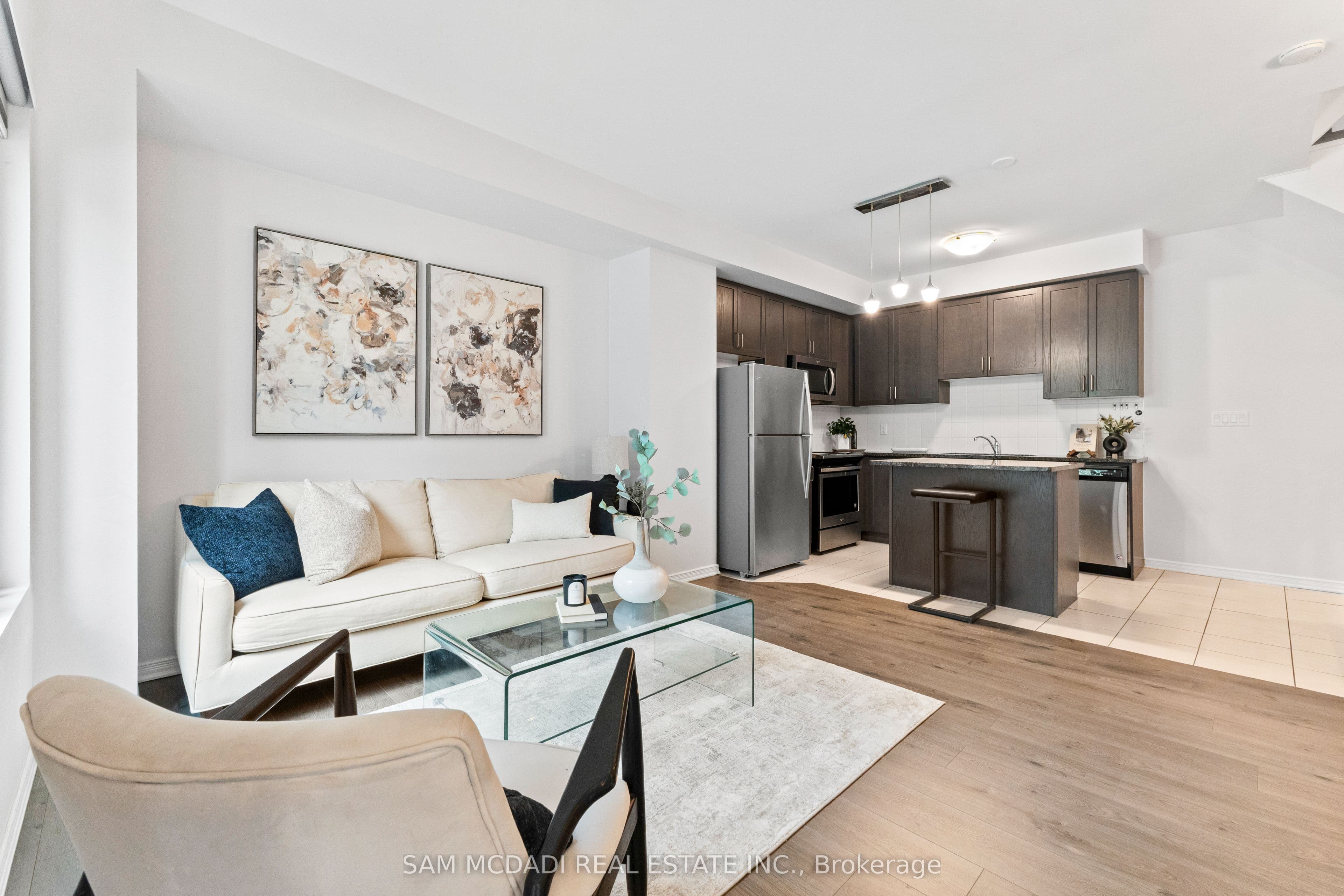 26 Applewood Lane 46, Toronto, ON M9C 0C1