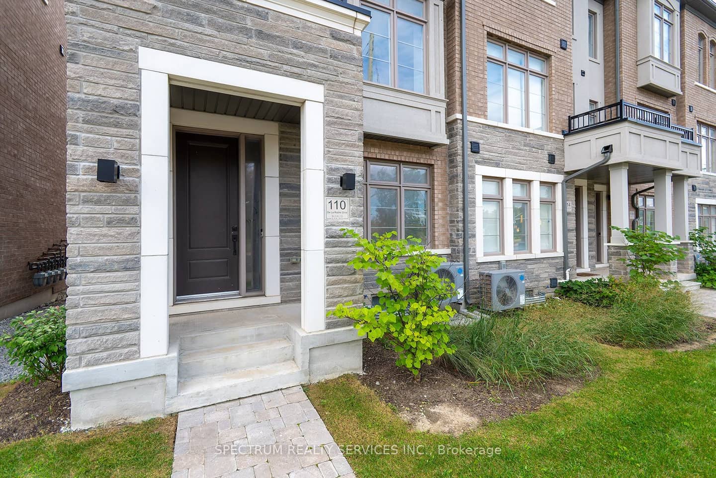 110 De La Roche Drive, Vaughan, ON L4H 5G4