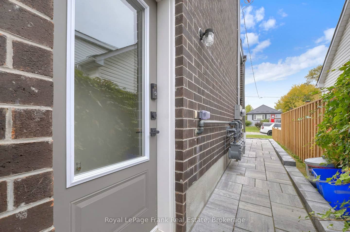 321 Anderson Avenue, Oshawa, ON L1J 2N8